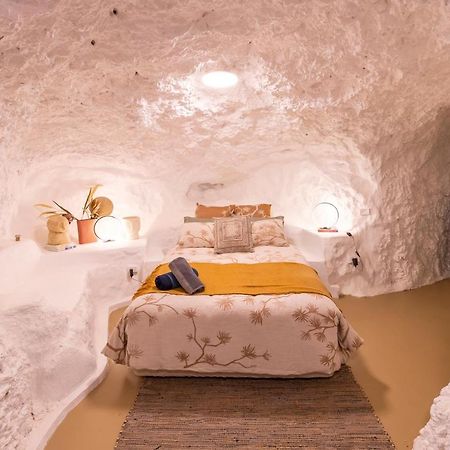 White Cliffs Accommodation -Daybreak Dugout - Unique Cave House Ngoại thất bức ảnh